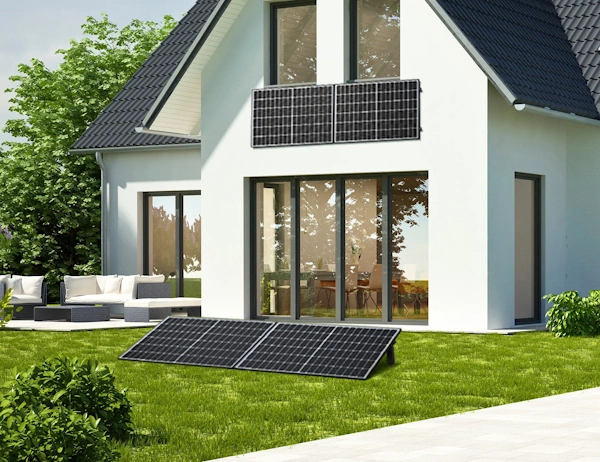 Möglichkeiten Hintergrund: Haus mit Solarmodulen