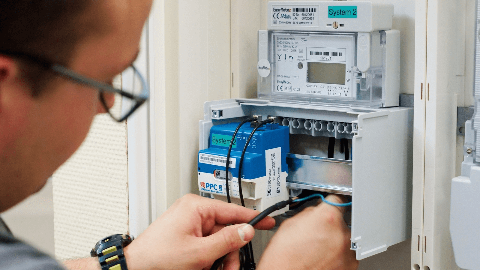 Immer öfter im Einsatz: Smart Meter für Photovoltaikanlagen (Q: https://www.photovoltaik.eu/ac-technik/aktuelle-meldungen-was-sie-ueber-digitale-stromzaehler-vor-dem-start-wissen-muessen)